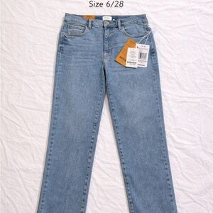 NWT Kensie The Ella High Rise Straight Jeans 6/28 NWT Light Wash Raw Hem